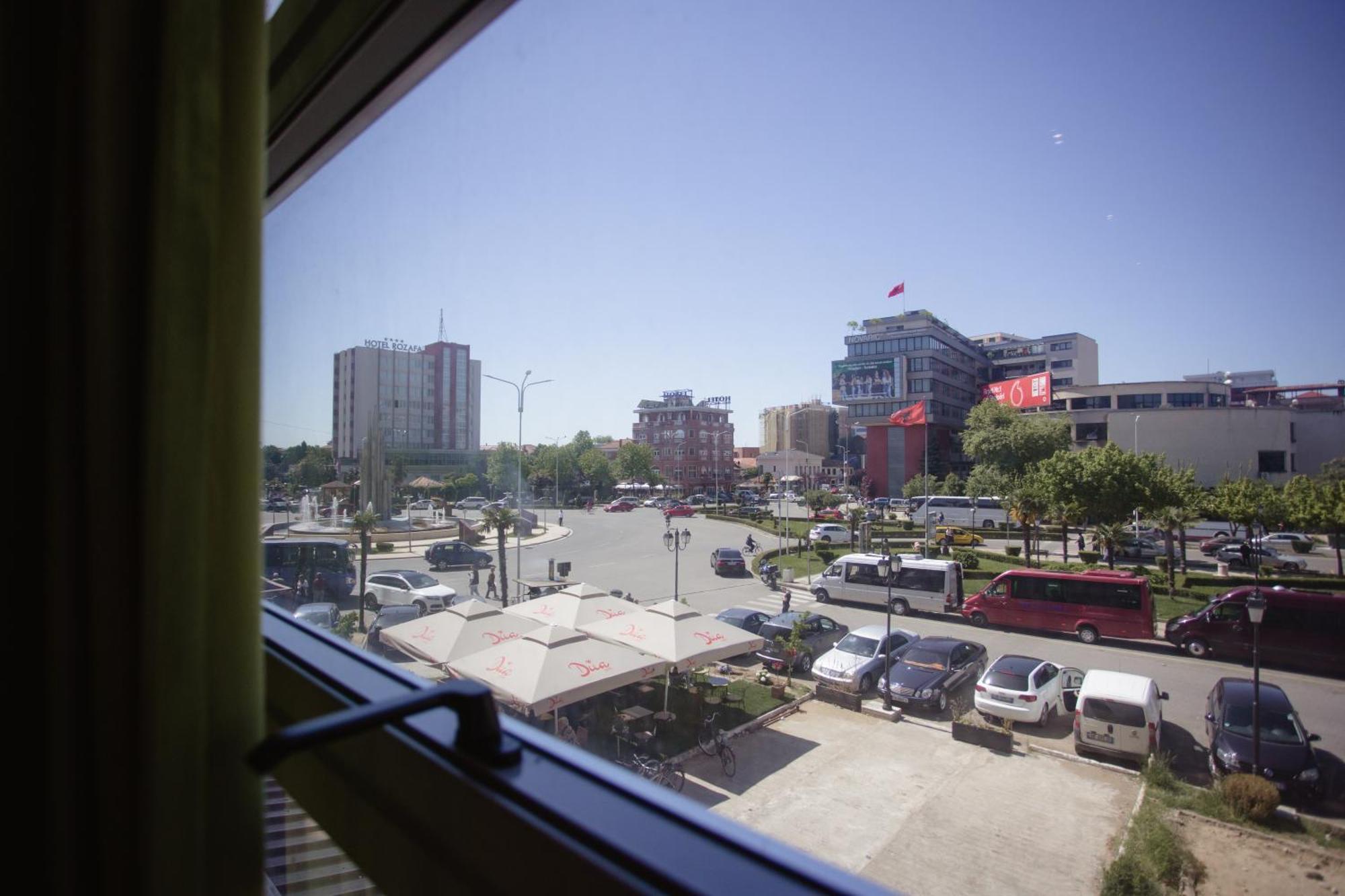 Corner Hostel Shkodra Kültér fotó